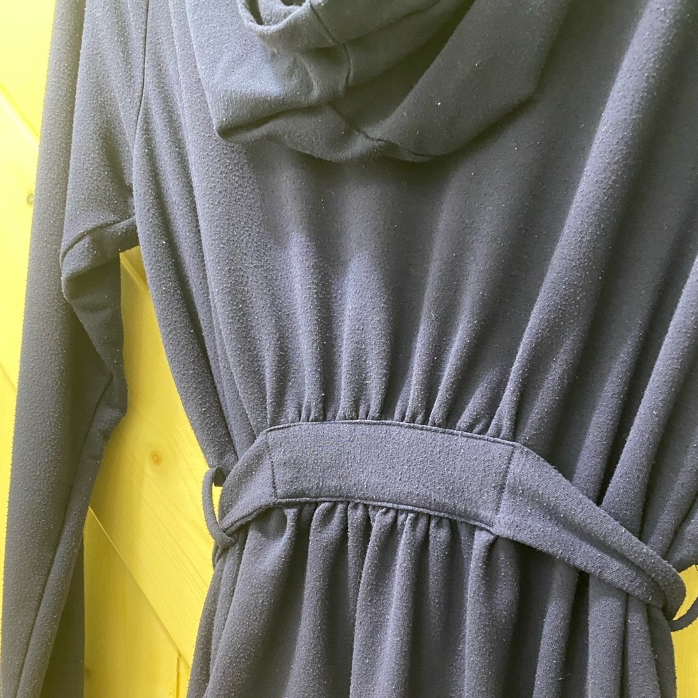 ❤️❤️Bump in the Night Maternity Day to Night Navy Blue Tie Hooded Robe - Picture 5 of 5
